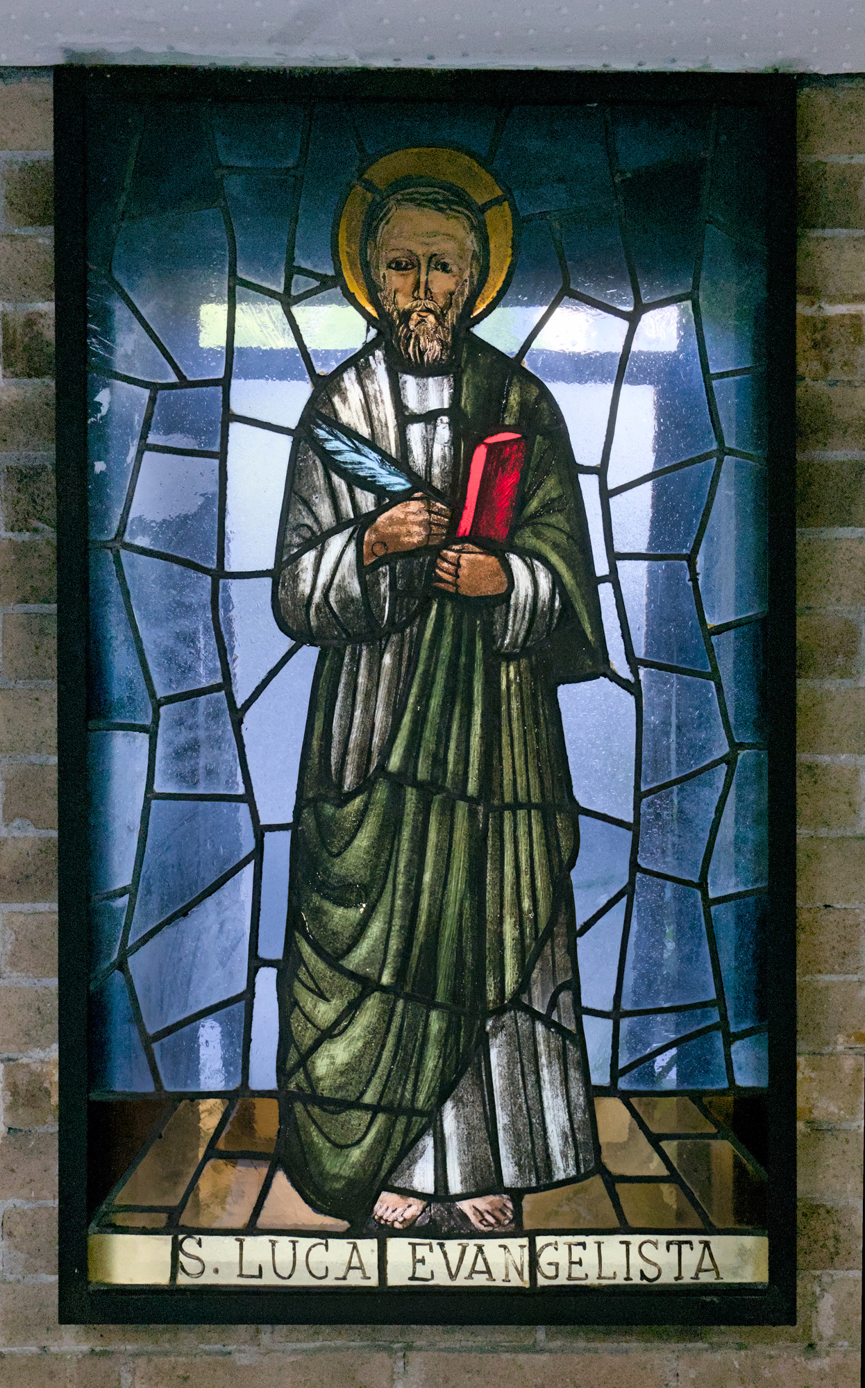 Fulvio Pendini, *San Luca evangelista*, vetrata, 1959, cappella del CUAMM (Giulio Brunetta, 1959), via S. Francesco 126, Padova