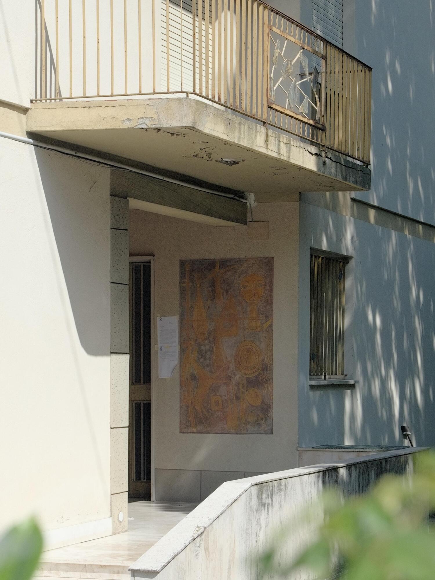 Autore non identificato, pittura murale all'ingresso di abitazione, via Lando Landucci 61, Padova