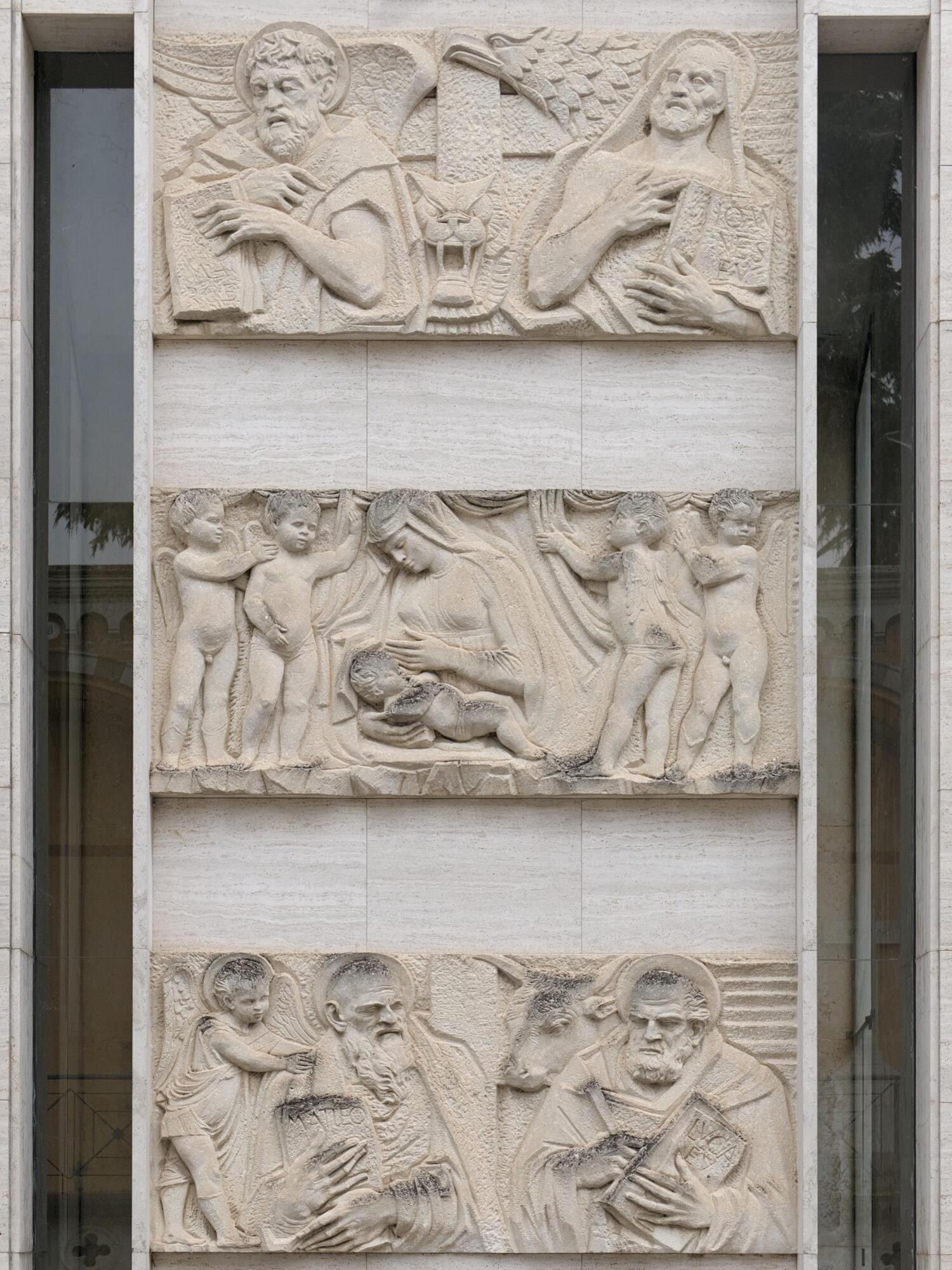 Amleto Sartori, rilievo in marmo di Carrara nella cappella funeraria della famiglia Dal Zio, 1956, Cimitero Maggiore, via del Cimitero 10, Padova
