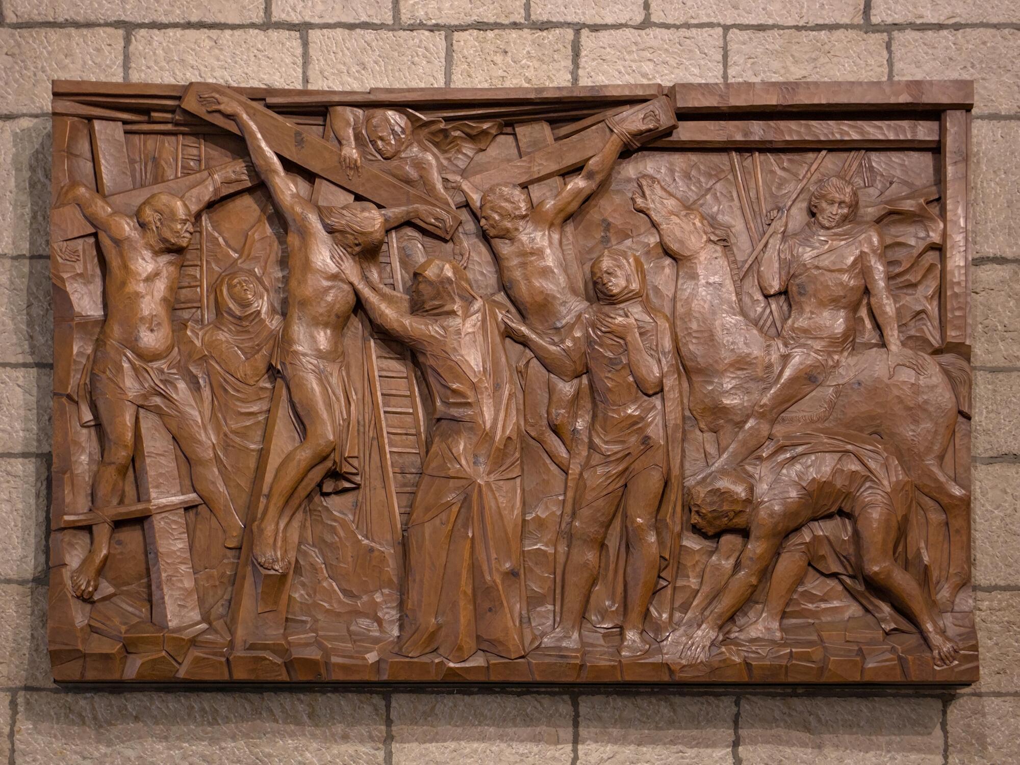 Amleto Sartori, bassorilevo in legno, chiesa dell'Opera della Provvidenza S. Antonio (Giulio Brunetta, 1955-59), via della Provvidenza 68, Sarmeola di Rubano, Padova