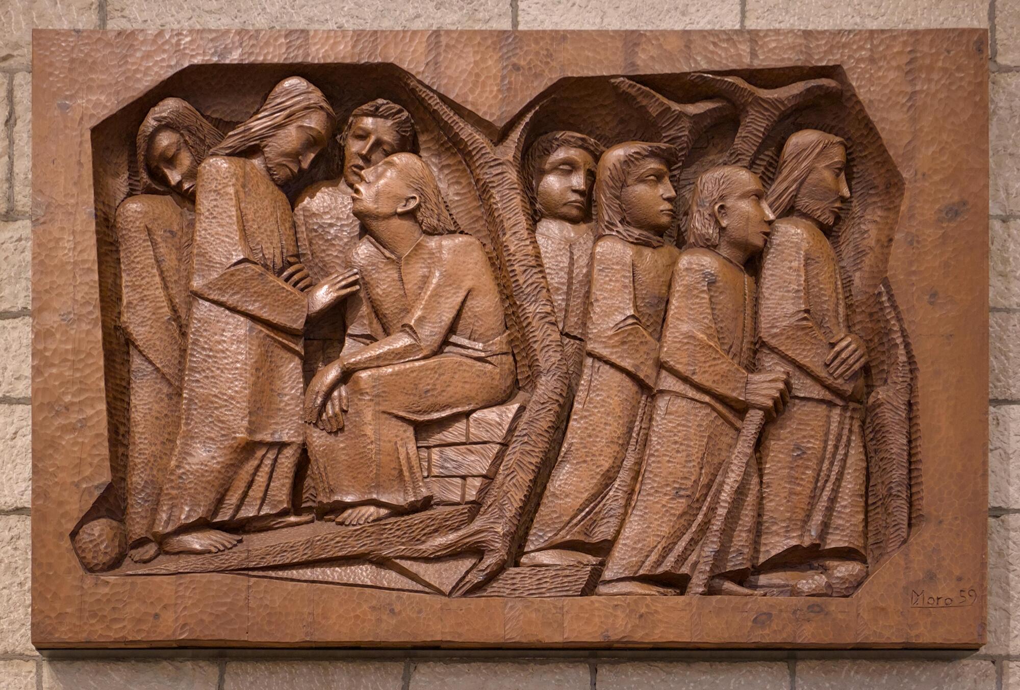 Dante Murer (Moro), bassorilevo in legno (1959), chiesa dell'Opera della Provvidenza S. Antonio (Giulio Brunetta, 1955-59), via della Provvidenza 68, Sarmeola di Rubano, Padova