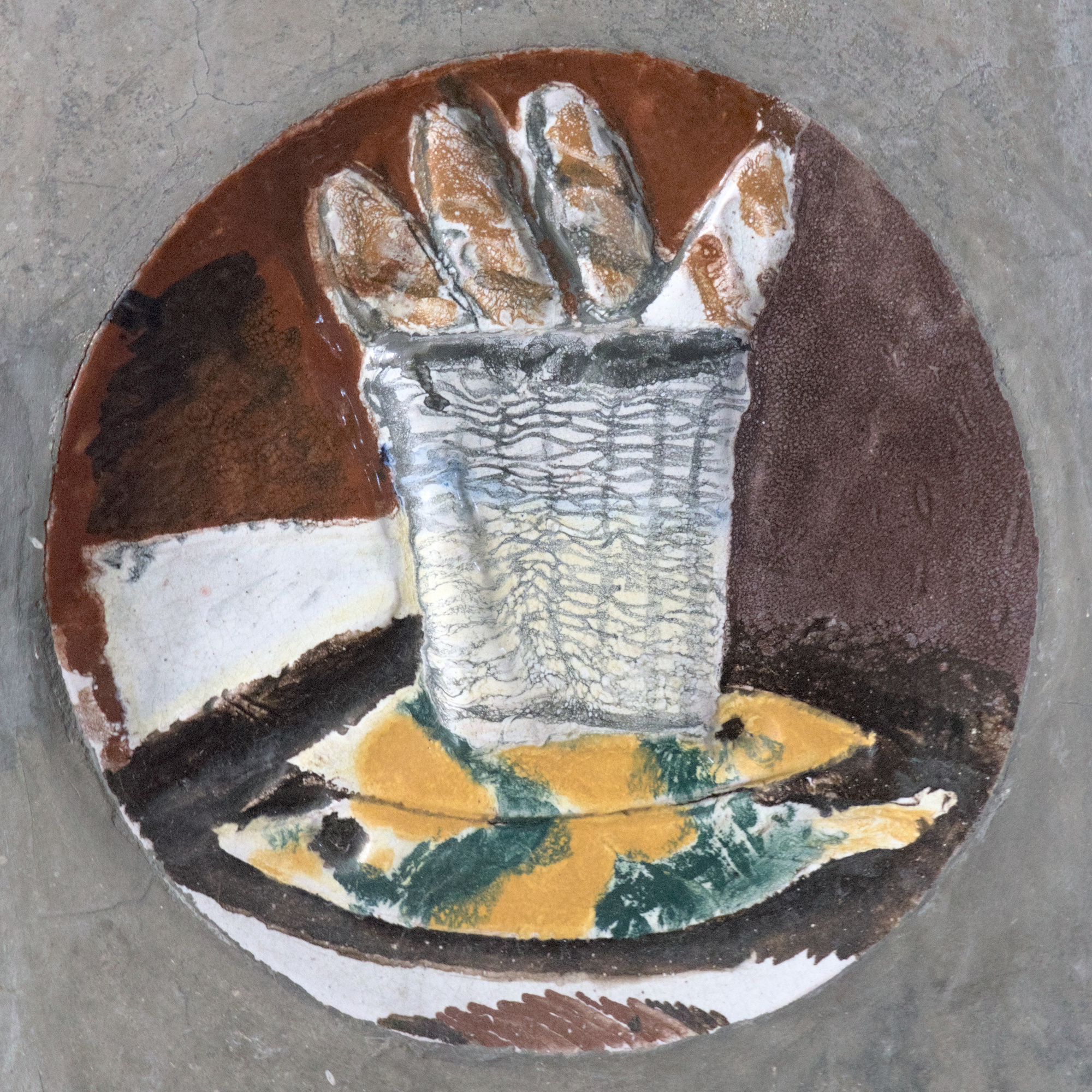 Bruno Saetti, formella in ceramica, 1958, stipiti della porta d’accesso alla cappella della clinica ostetrico-ginecologica (Giulio Brunetta con Daniele Calabi, 1953-56), via Nicolò Giustiniani 3, Padova