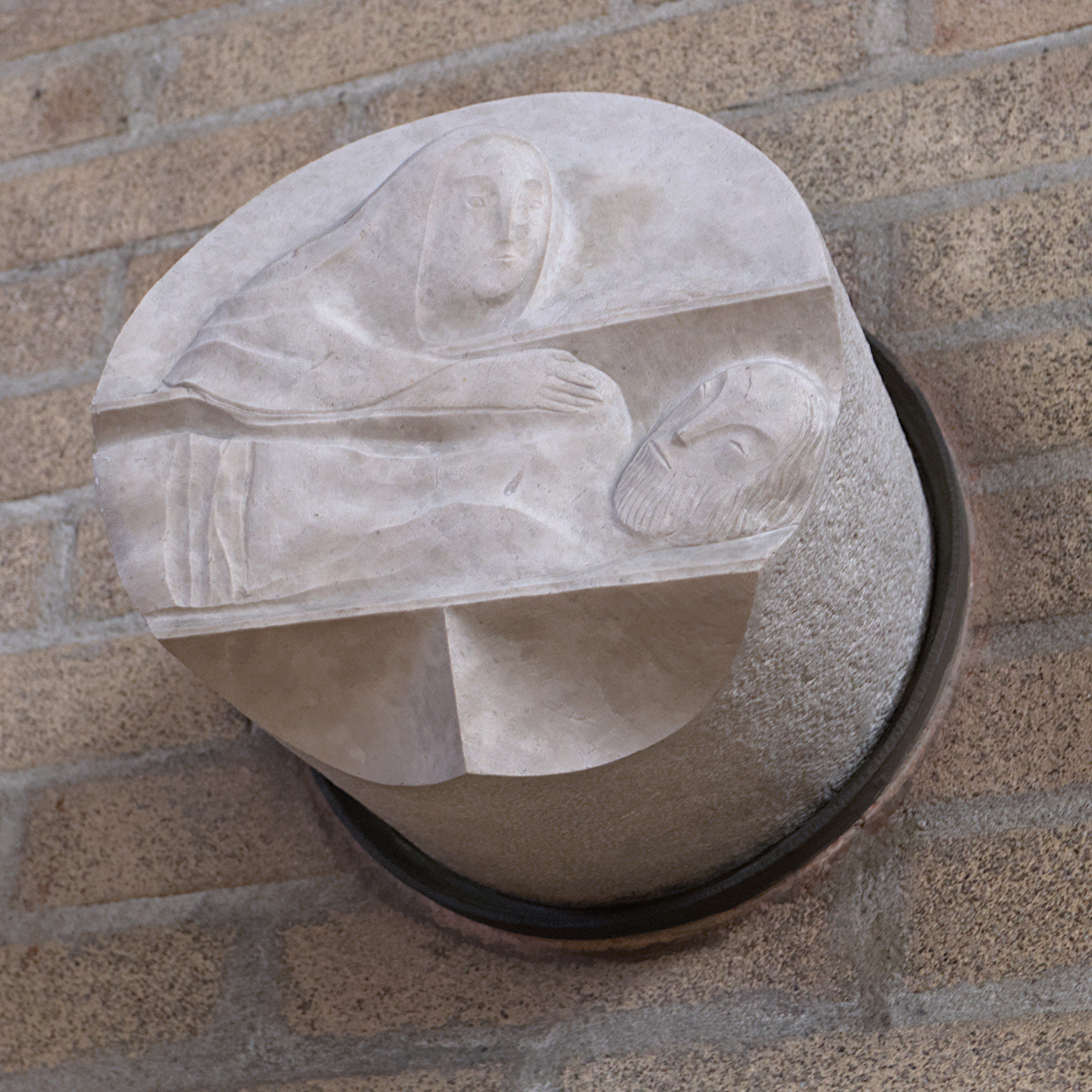 Luigi Sandi, stazione della Via Crucis, bassorilievo in marmo, 1969-70, cappella del complesso clinico-ospedaliero (Giulio Brunetta, 1967), via Giustiniani 2, Padova