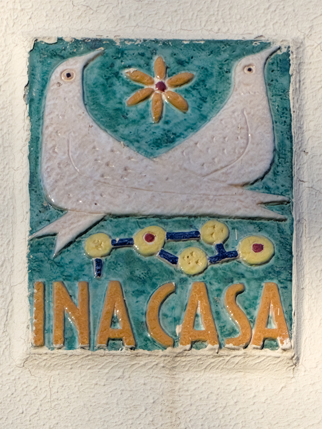 Guerrino Tramonti, targa ceramica *INA Casa*, (1949-1963), via Francesco Maria Colle, Padova