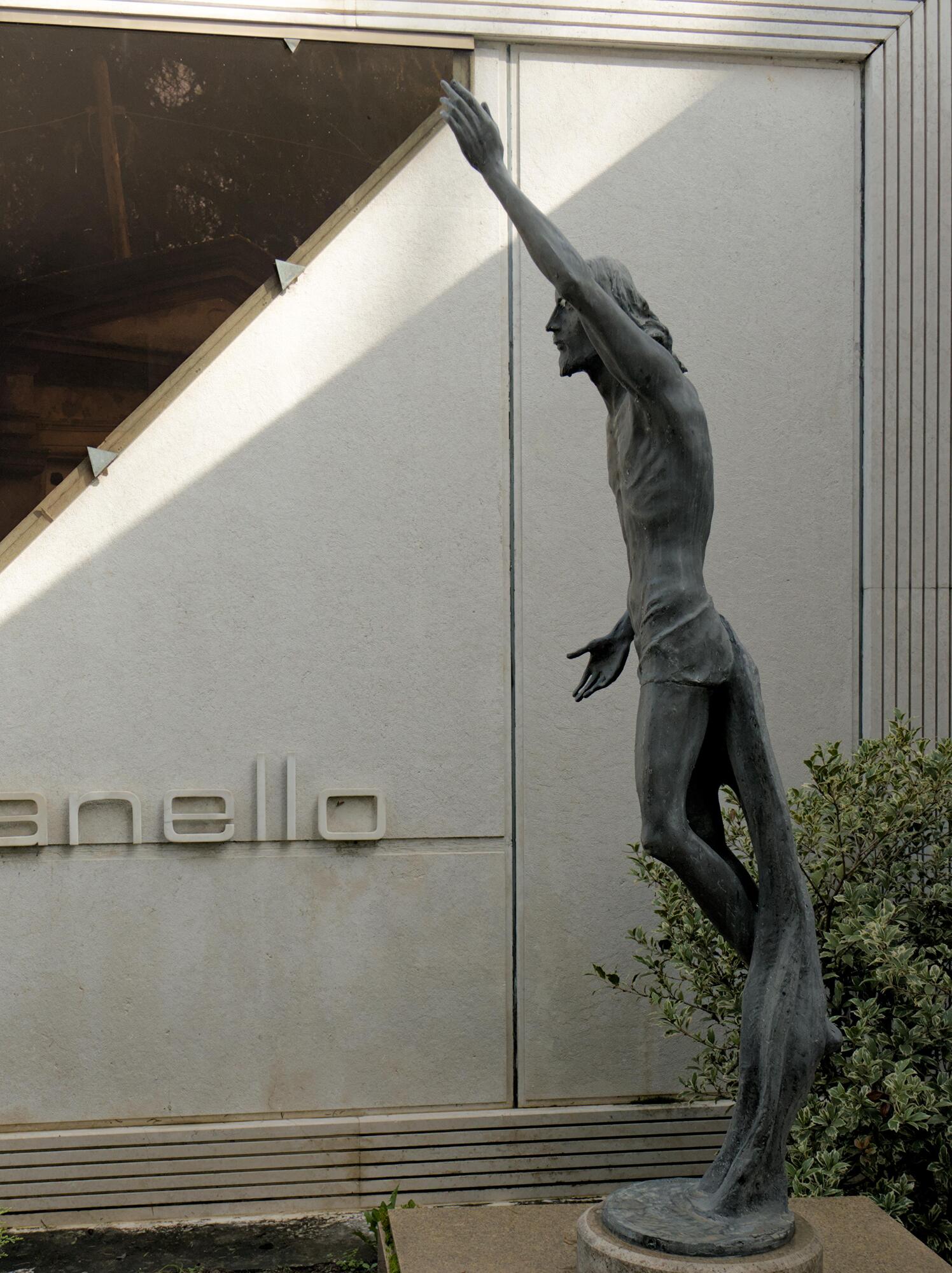 Sergio Quagliotti (fonderia Bosisio), scultura in bronzo, cappella funeraria della famiglia Vianello, Cimitero Arcella, via Beata Elena Enselmini 15, Padova