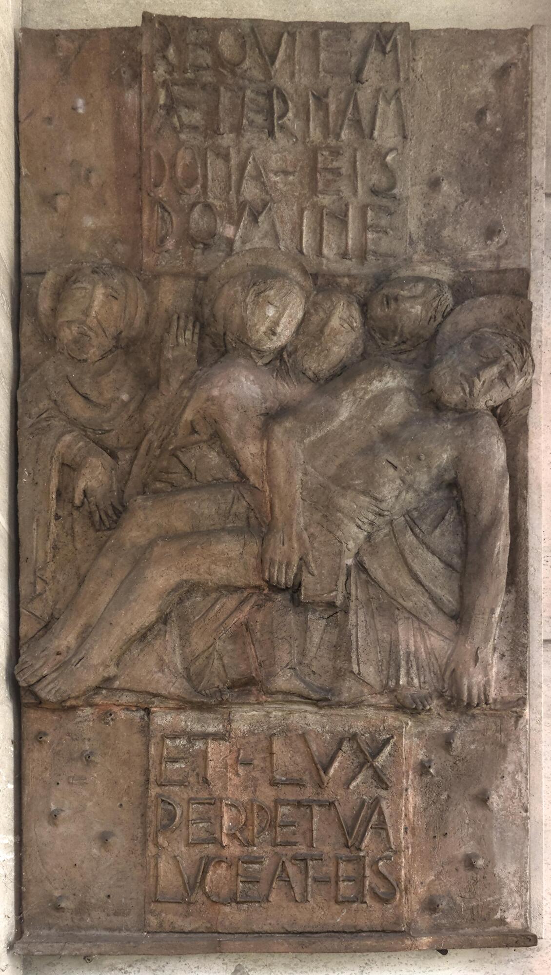 Autore non identificato, basorilievo in cotto, cappella funeraria della famiglia Randazzo, Cimitero Arcella, via Beata Elena Enselmini 15, Padova