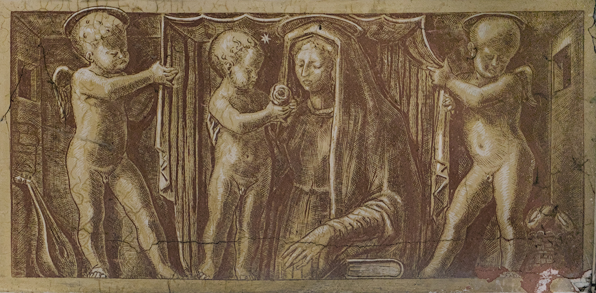 Amleto Sartori, *Madonna con Bambino e putti*, graffito a sanguigna, immediato secondo dopoguerra, via Dante 6, Padova