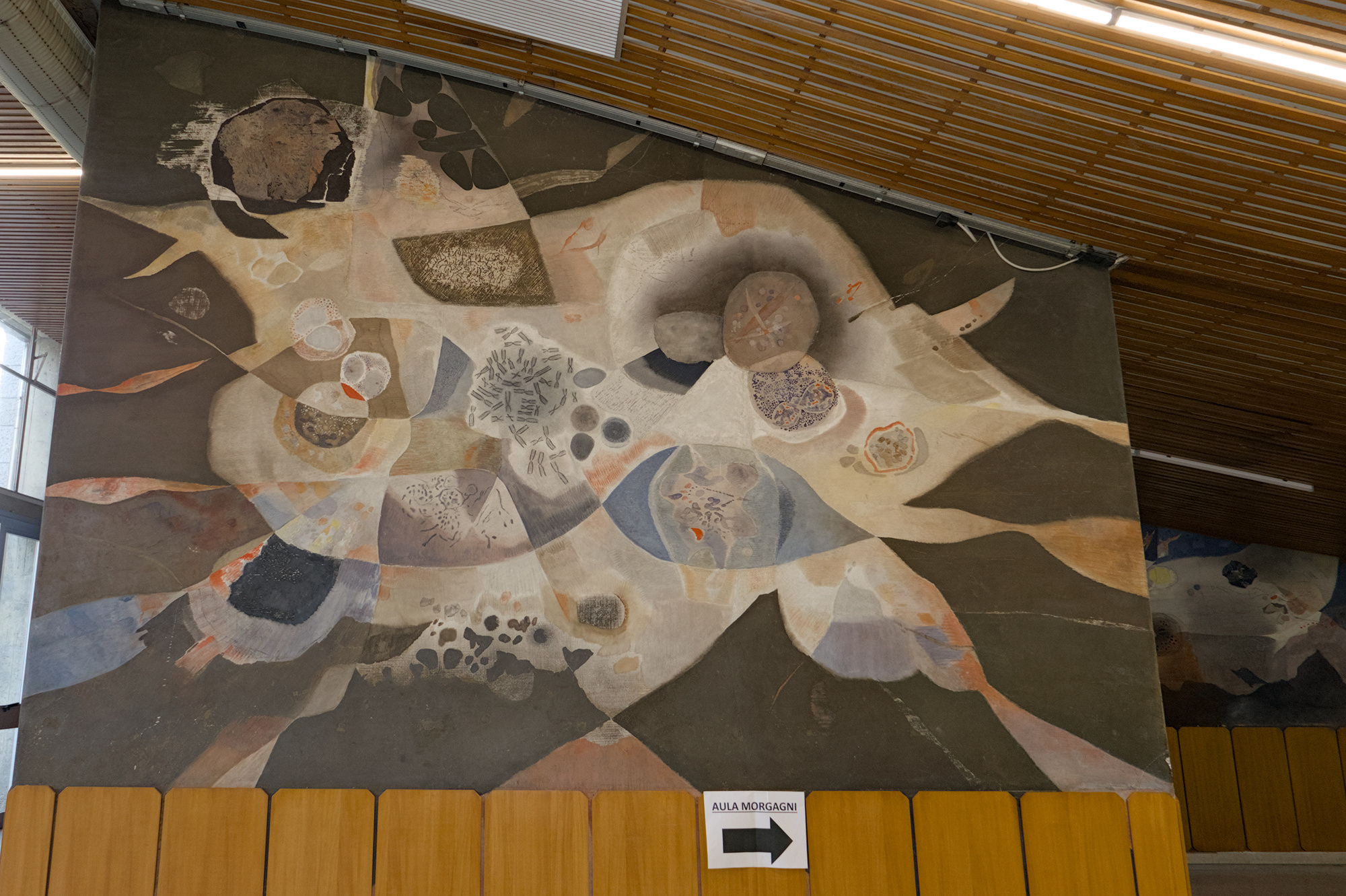 Gino Morandi (Morandis), pittura parietale, 1964-66, atrio del policlinico universitario (Giulio Brunetta, 1957-61), via Giustiniani 2, Padova