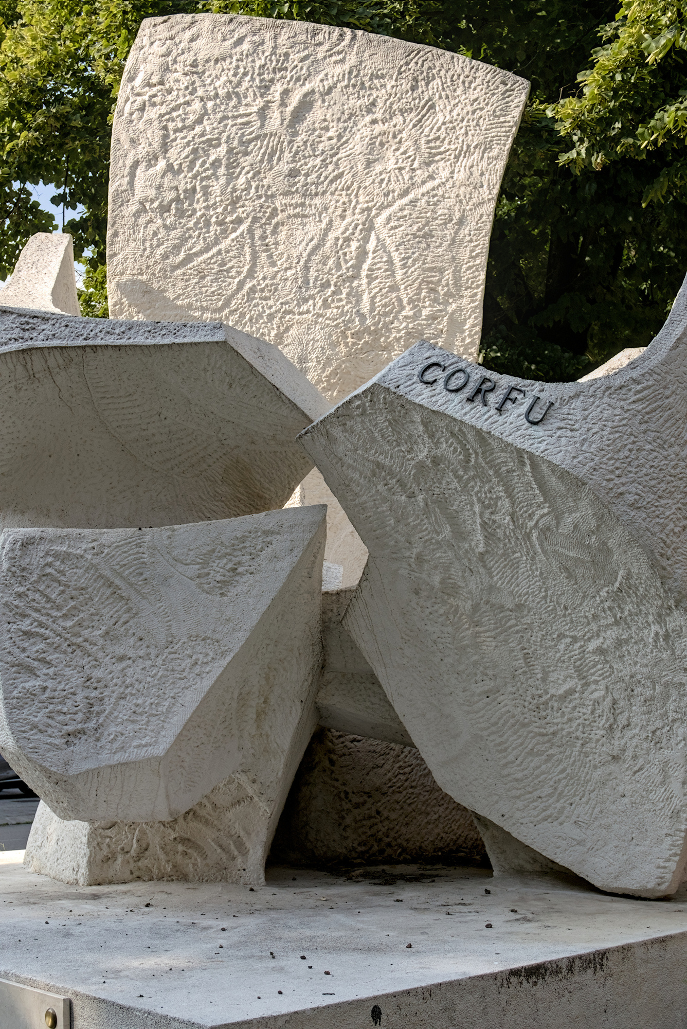 Piera Bortolami, monumento ai caduti della divisione Acqui, 1970, via Curzola angolo via Bernardi, Padova