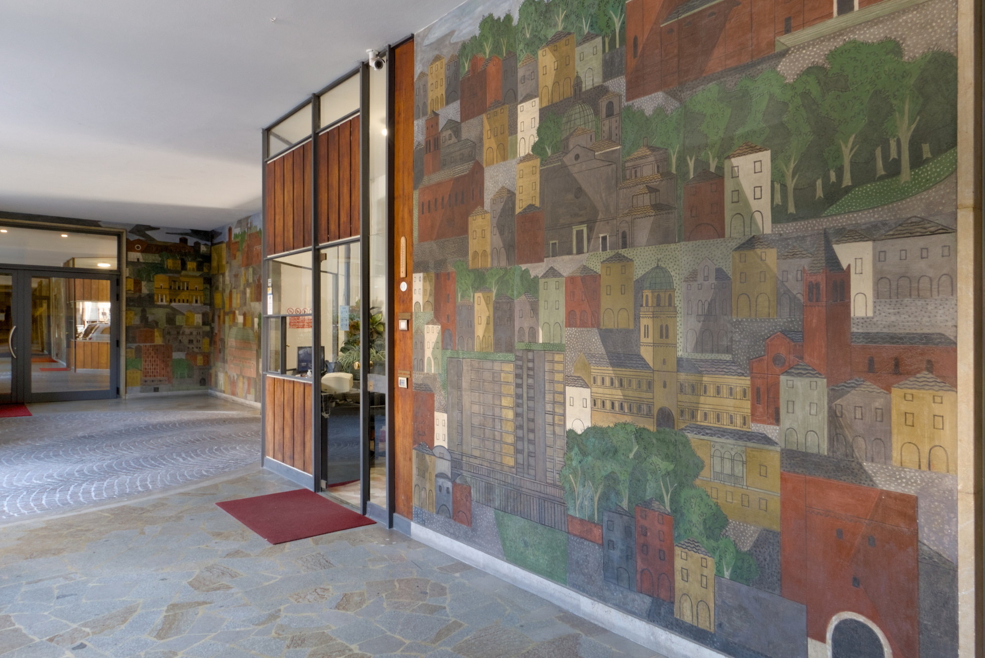 Fulvio Pendini, ingresso di palazzo Quirinetta (Giulio Brunetta, 1952-57), circa 1956, Piazza Insurrezione, Padova