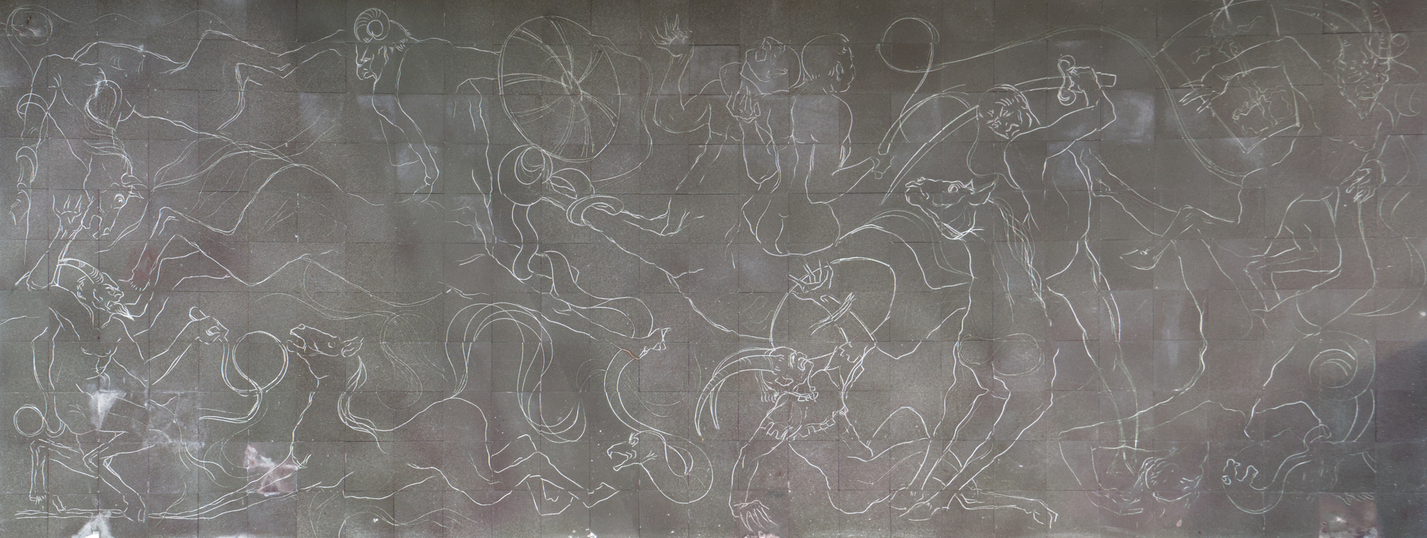 Amleto Sartori, pannellatura a graffito a soggetto mitologico all'esterno del Columbus Thermal Pool, via Martiri d'Ungheria 22, Abano Terme (Padova)