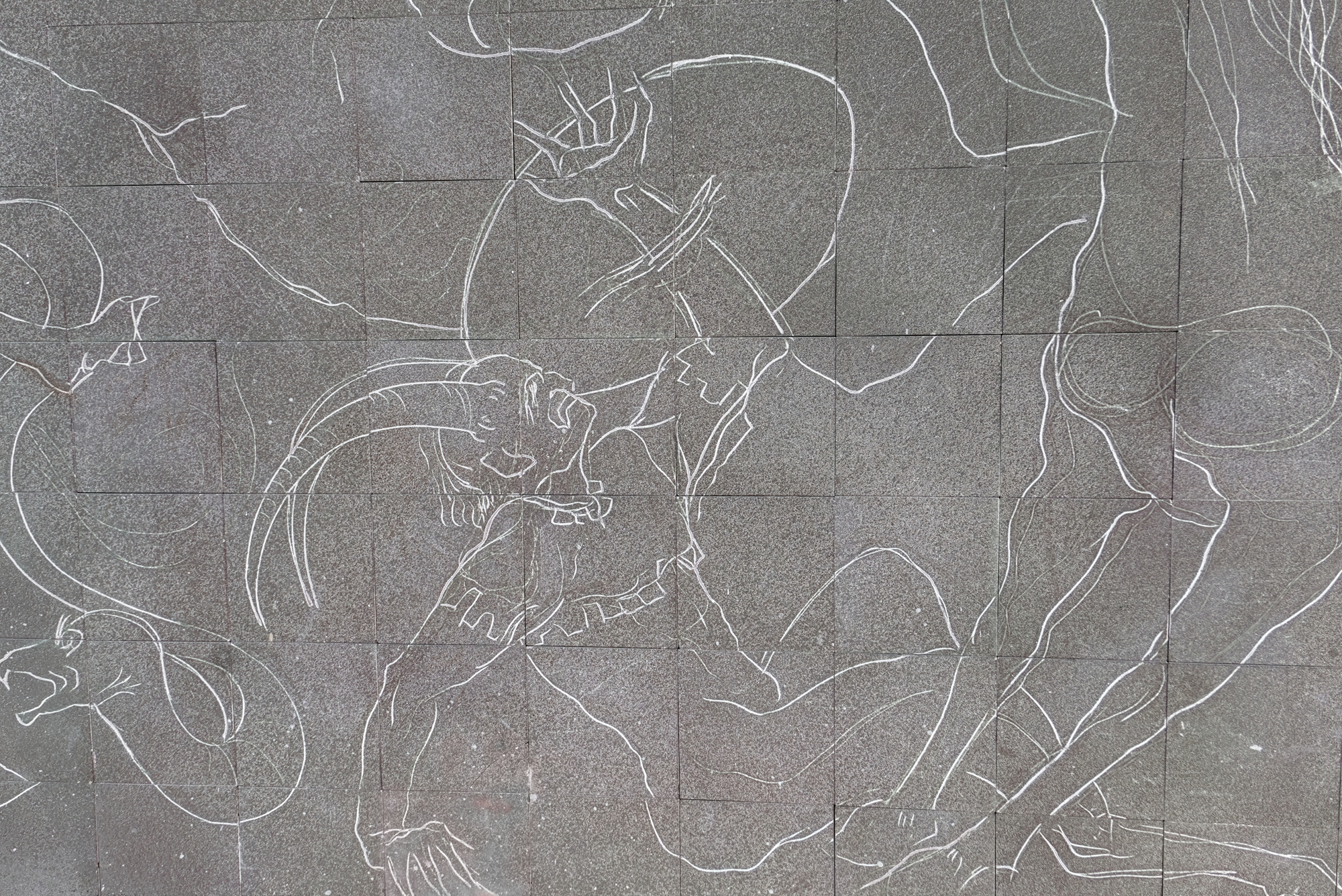 Amleto Sartori, pannellatura a graffito a soggetto mitologico all'esterno del Columbus Thermal Pool, via Martiri d'Ungheria 22, Abano Terme (Padova)