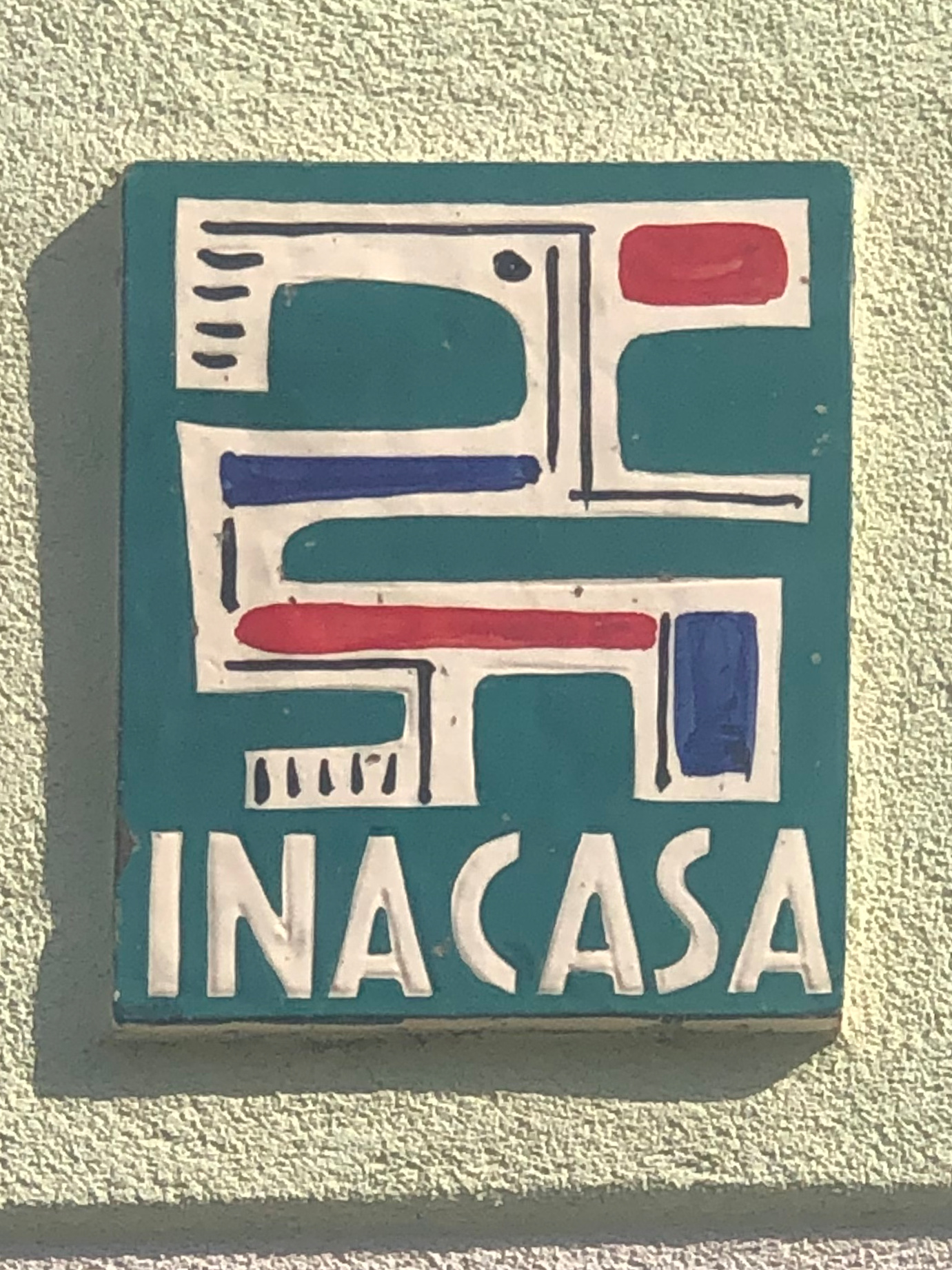 Guerrino Tramonti, targa ceramica *INA Casa*, (1949-1963), via Francesco Dorighello, Padova