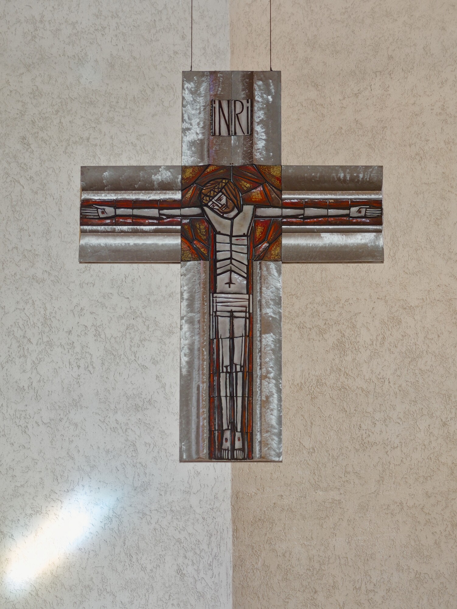  Mario Pinton, *Crocifisso*, 1965, chiesa dello Spirito Santo (Berlese, Checchi, Cristofoli, Gusso, Negri, Tombola, Vallot, Zabai, 1960-61), via Alessandro Prosdocimi 3, Padova