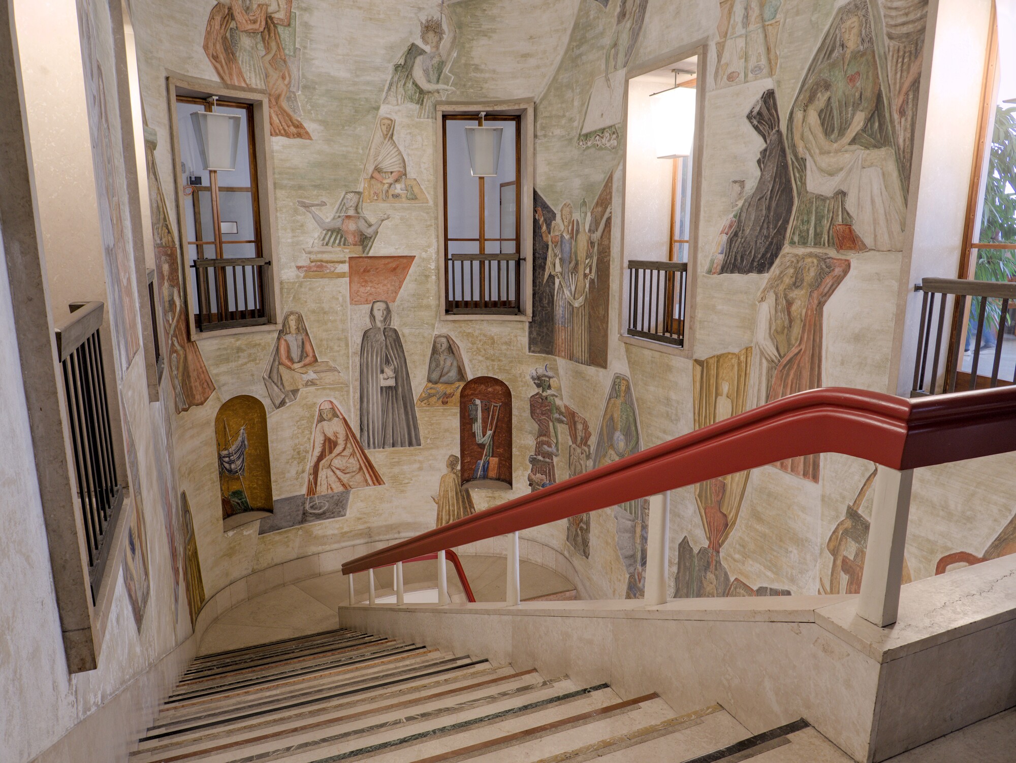 Gio Ponti (collaborazione agli affreschi: Fulvio Pendini e Giovanni Dandolo), Scala del Rettorato detta *Scalone del Sapere*, 1940-41, palazzo Bo, via VIII Febbraio 2, Padova
