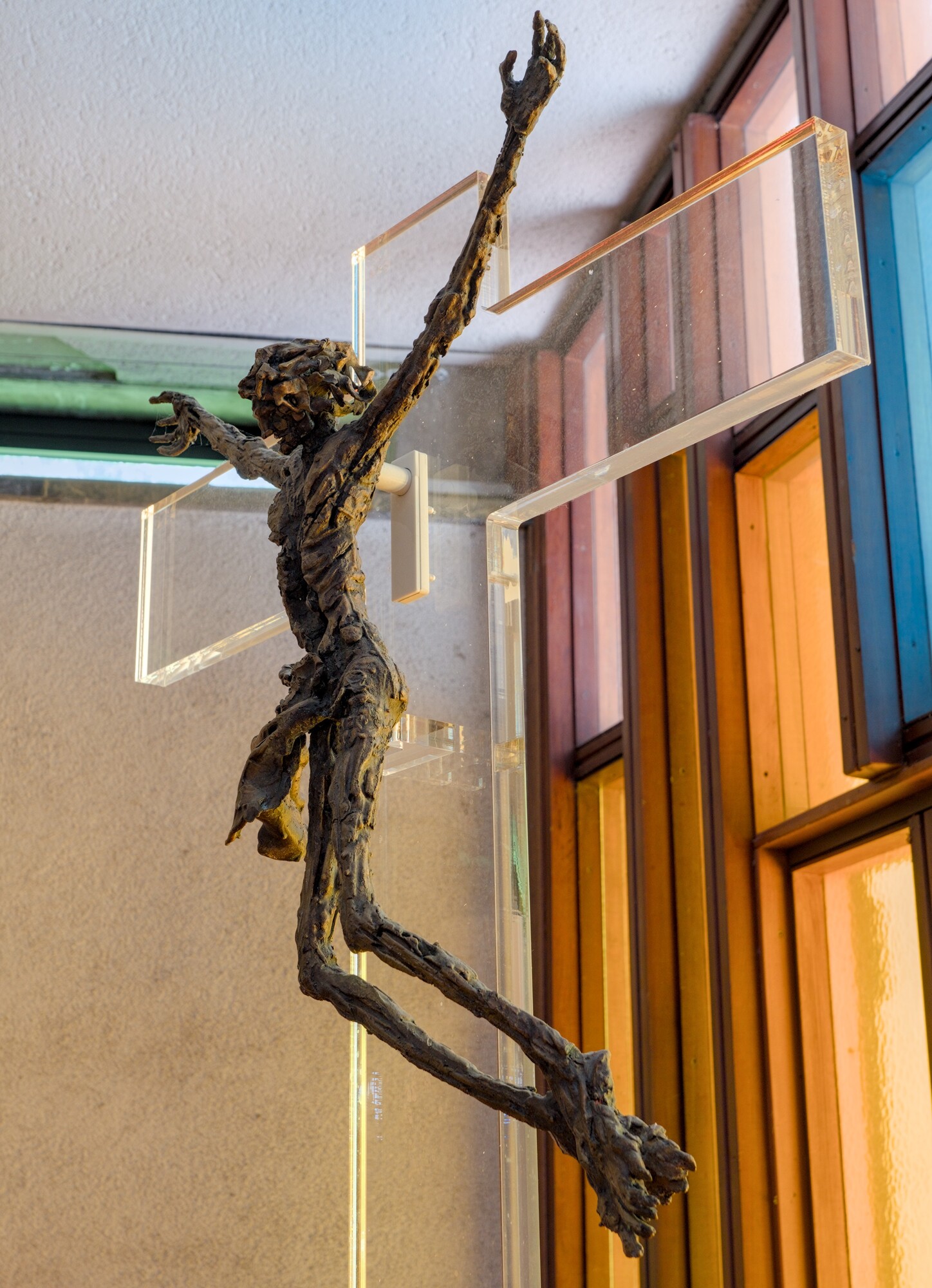 Angelo Enrico Canevari, Crocifisso, 1974, chiesa di Santa Rita (Francesco Mansutti, Gino Miozzo, Adele Oddino (1962-67), via Santa Rita 18, Padova