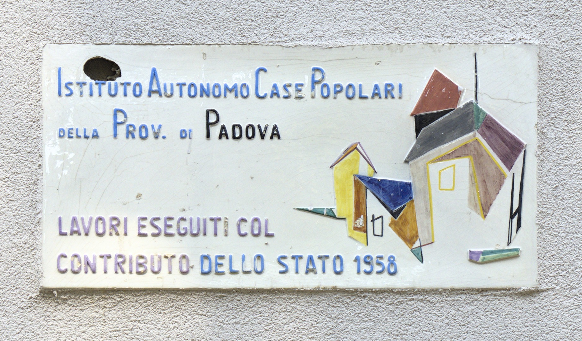 Autore non identificato, targa ceramica IACP, circa 1958, via Luigi Lagrange 15, Padova